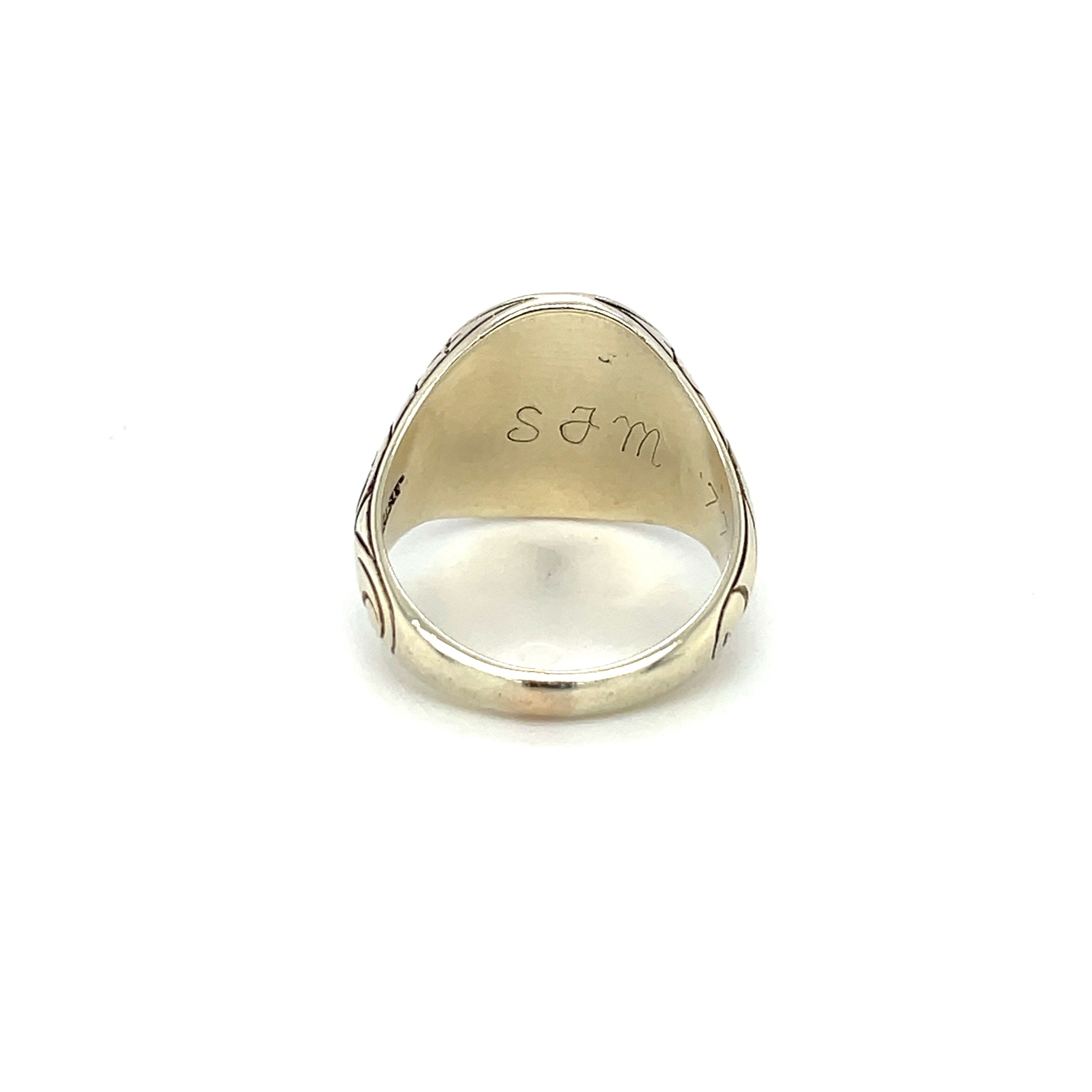10ct Yellow Gold Engraved Signet Ring (L1/2)