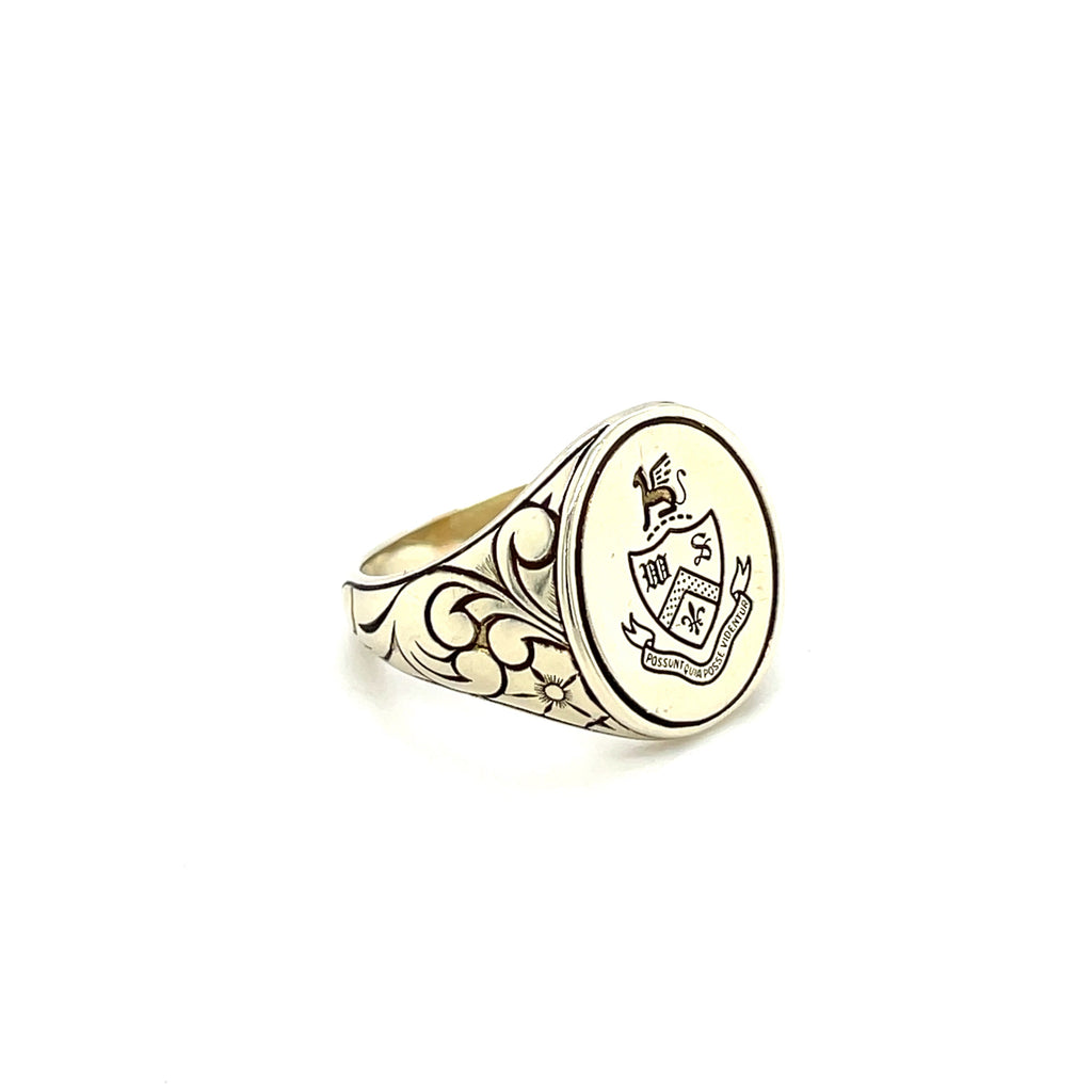 10ct Yellow Gold Engraved Signet Ring (L1/2)