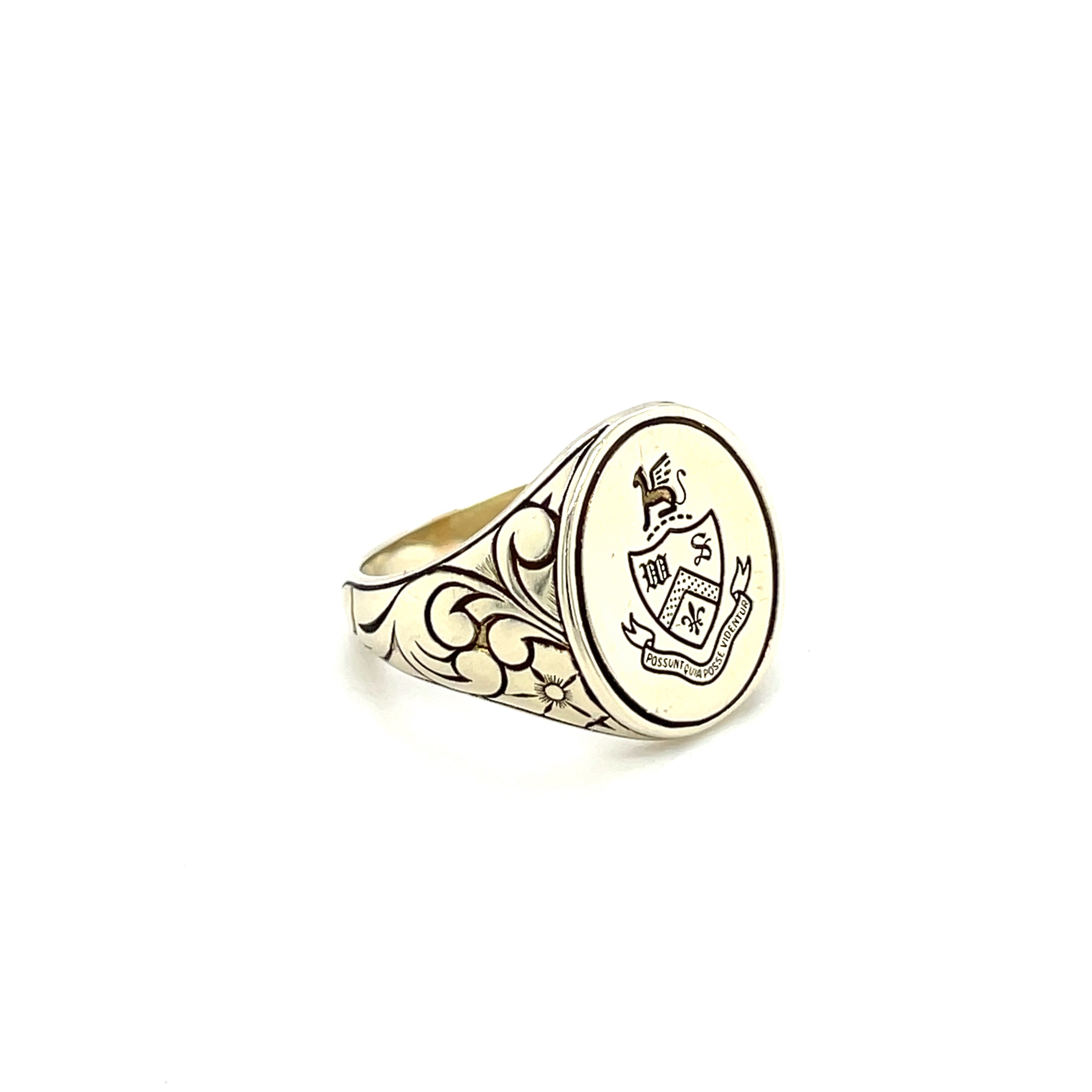 10ct Yellow Gold Engraved Signet Ring (L1/2)
