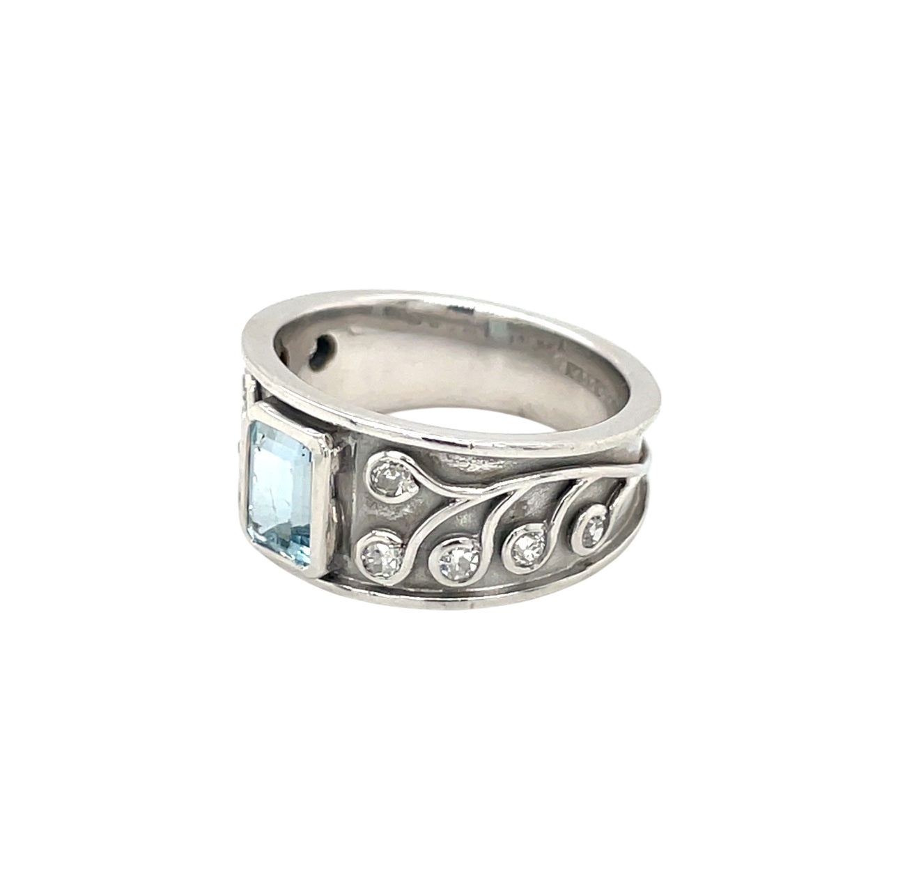 14ct White Gold Aquamarine & Diamond Roman-Style Ring (N)