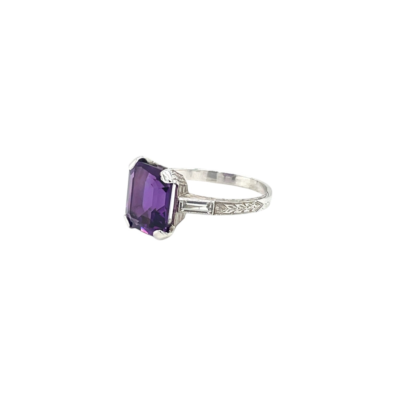 14ct White Gold Amethyst And Diamond Ring (P1/2)